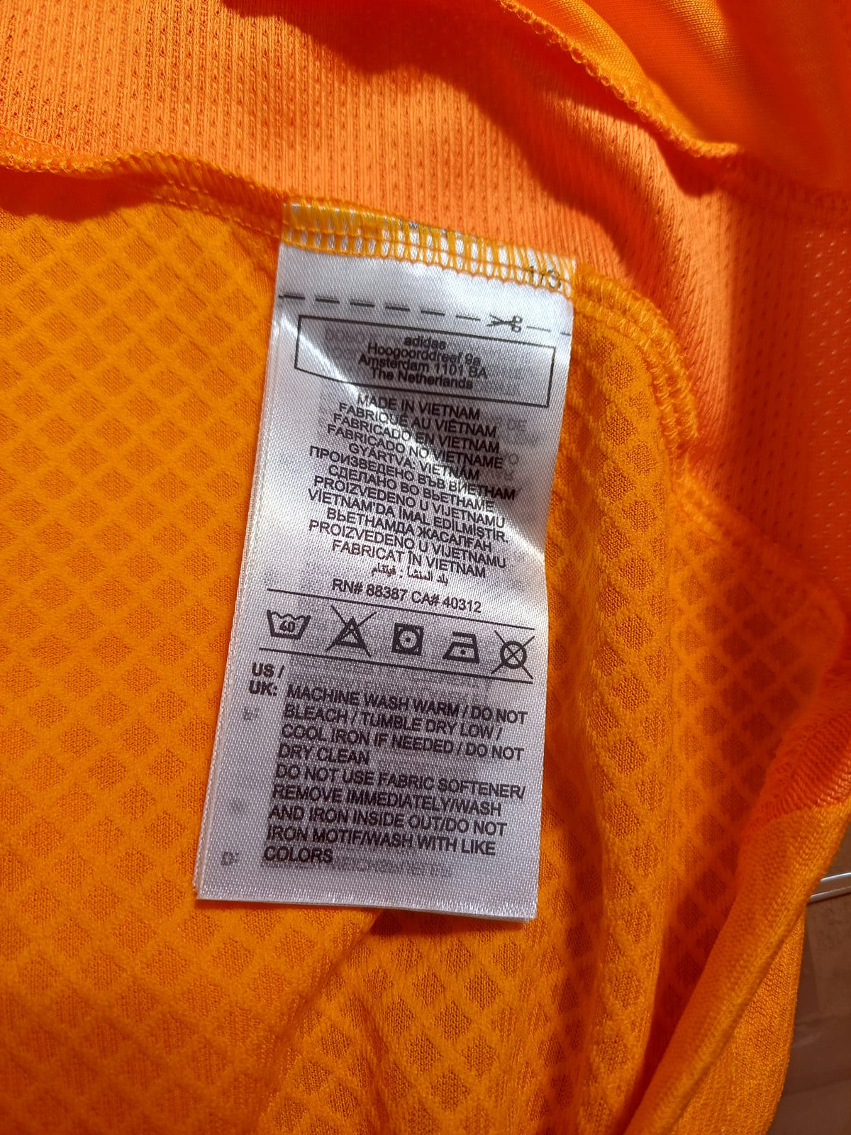 Camiseta Adidas Real Madrid Segunda Equipación 2024/2025 Versión Fan - Naranja - Talla M