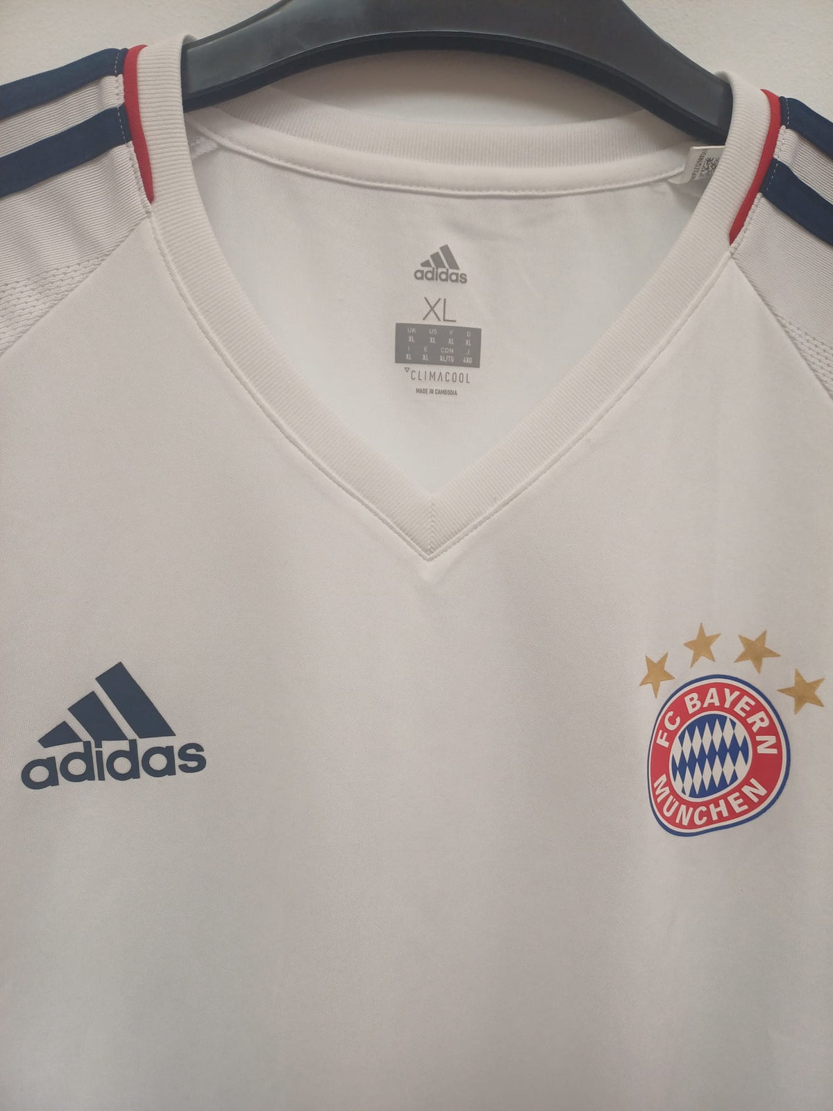 Adidas FC Bayern München Camiseta de Entrenamiento Talla XL (Blanco / Azul Marino)
