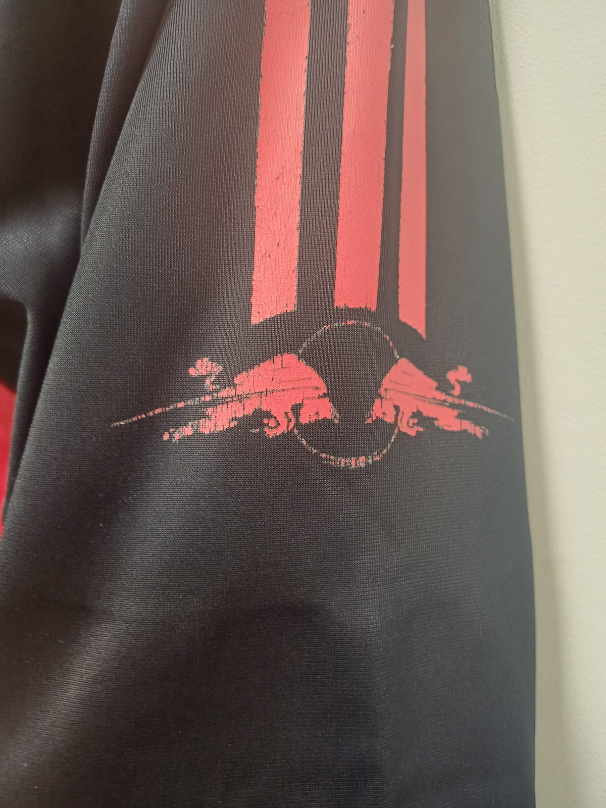 Adidas FC Red Bull Salzburg Chaqueta con Capucha Oficial Talla XL (Azul Marino / Rojo)