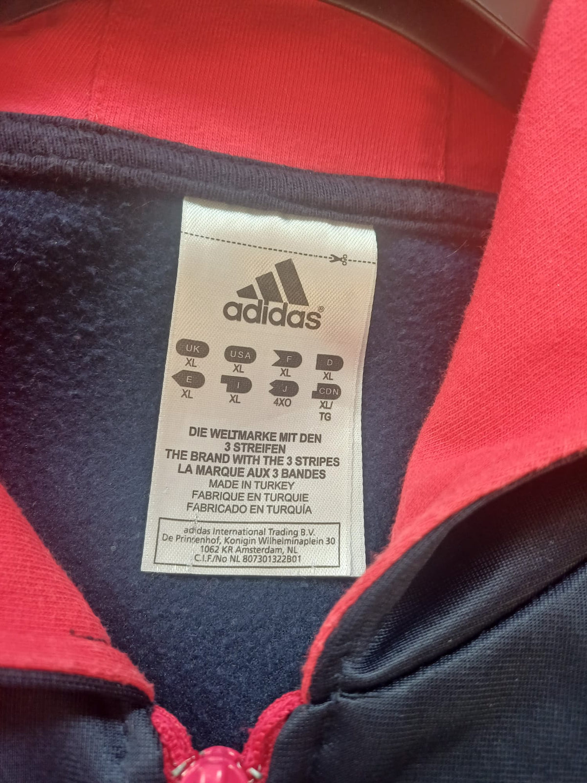 Adidas FC Red Bull Salzburg Chaqueta con Capucha Oficial Talla XL (Azul Marino / Rojo)