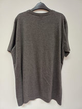 Liverpool FC Official Merchandise Camiseta de Moda Big Crest Talla XL (Gris Vigoré / Rojo)